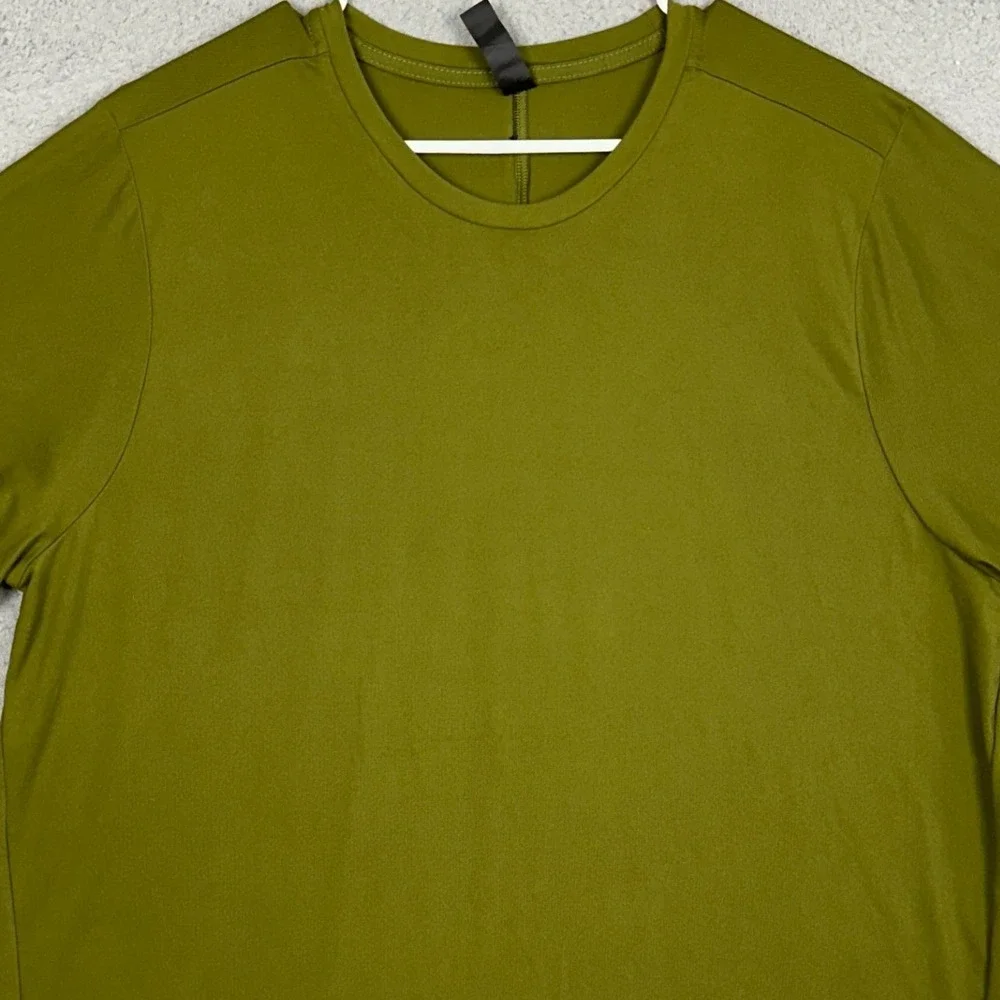 The North Face T-Shirt Mens XL Olive Green Athletic Short Sleeve Active Stretch